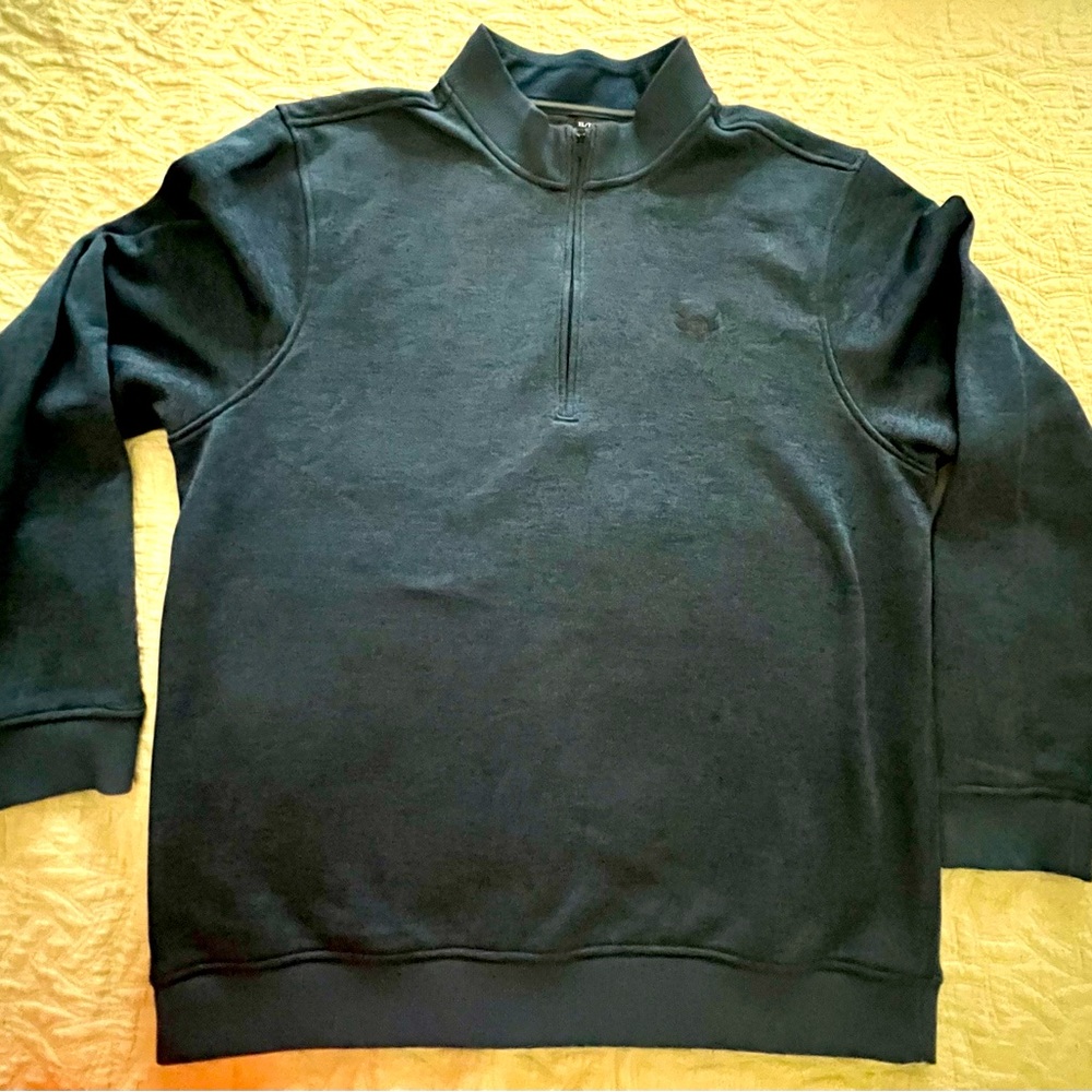Men’s under armor, zip Henley sweatshirt.